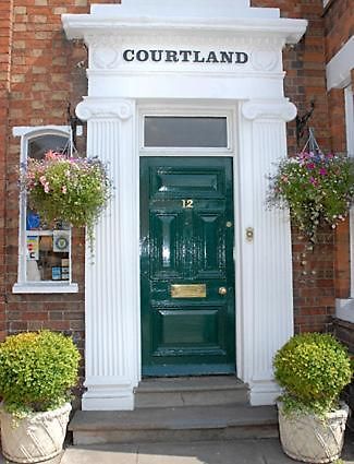 Отель Courtland Стратфорд-апон-Эйвон Экстерьер фото