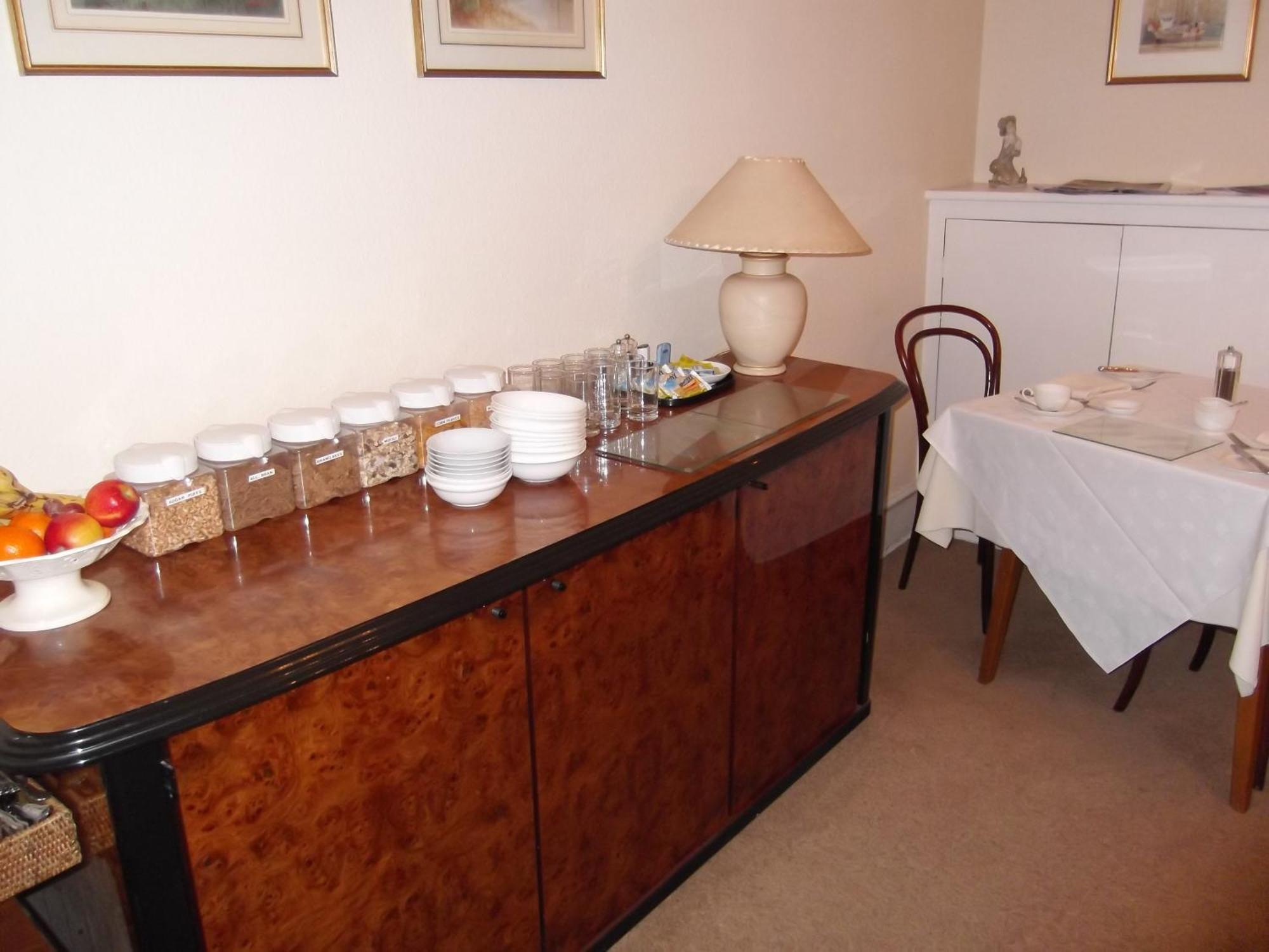 Отель Courtland Стратфорд-апон-Эйвон Экстерьер фото