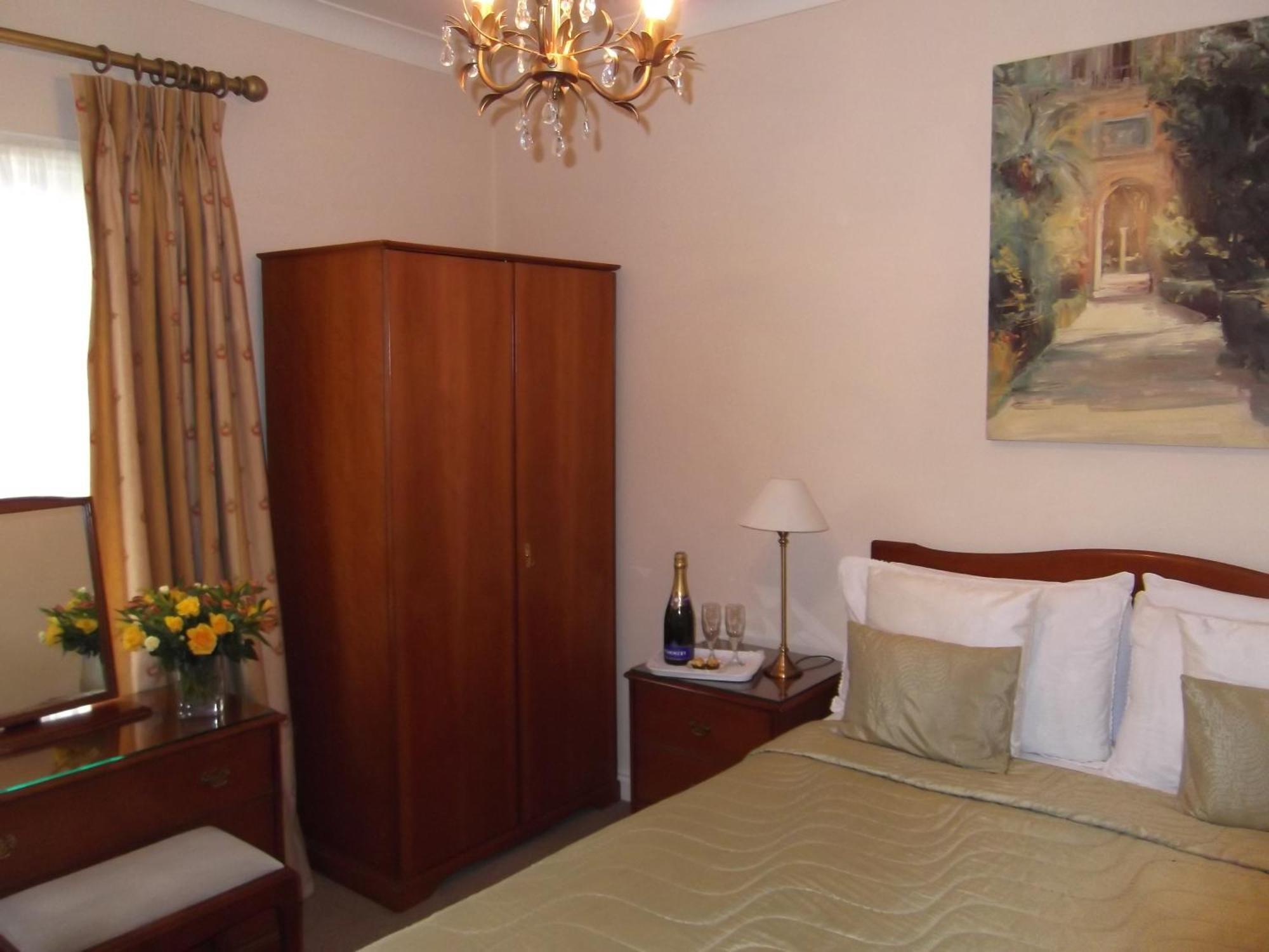 Отель Courtland Стратфорд-апон-Эйвон Экстерьер фото