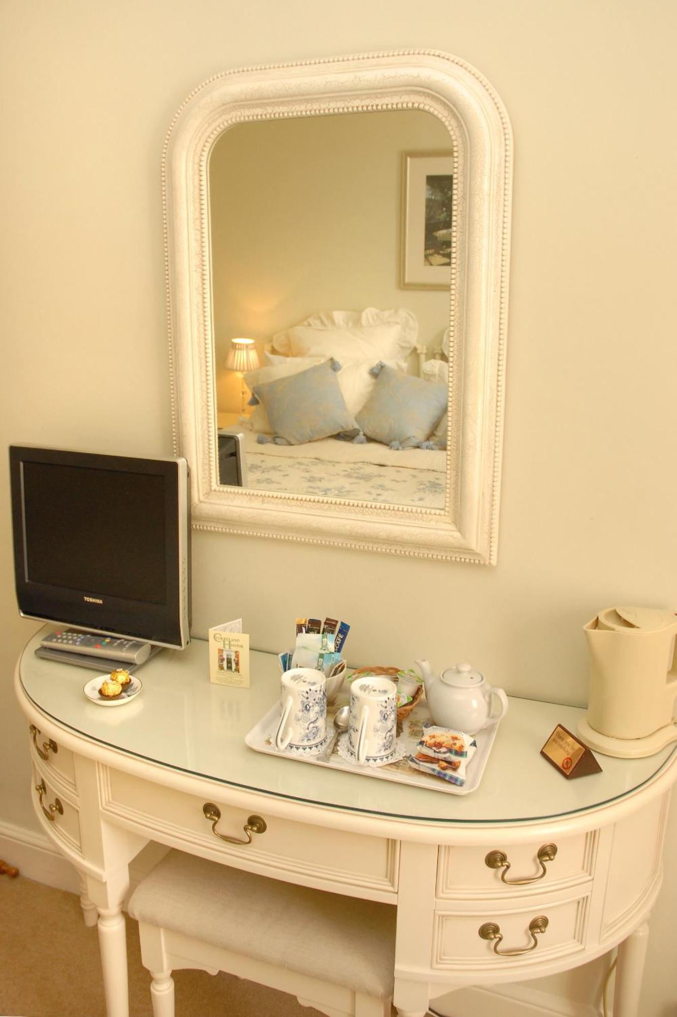 Отель Courtland Стратфорд-апон-Эйвон Экстерьер фото