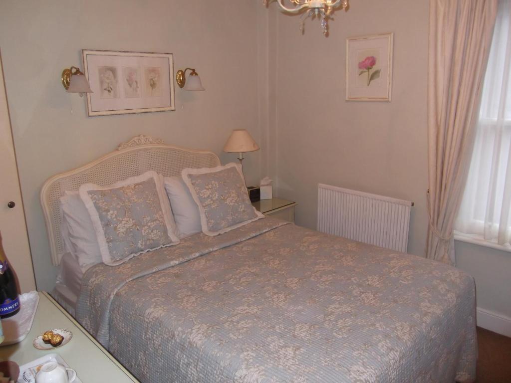 Отель Courtland Стратфорд-апон-Эйвон Номер фото