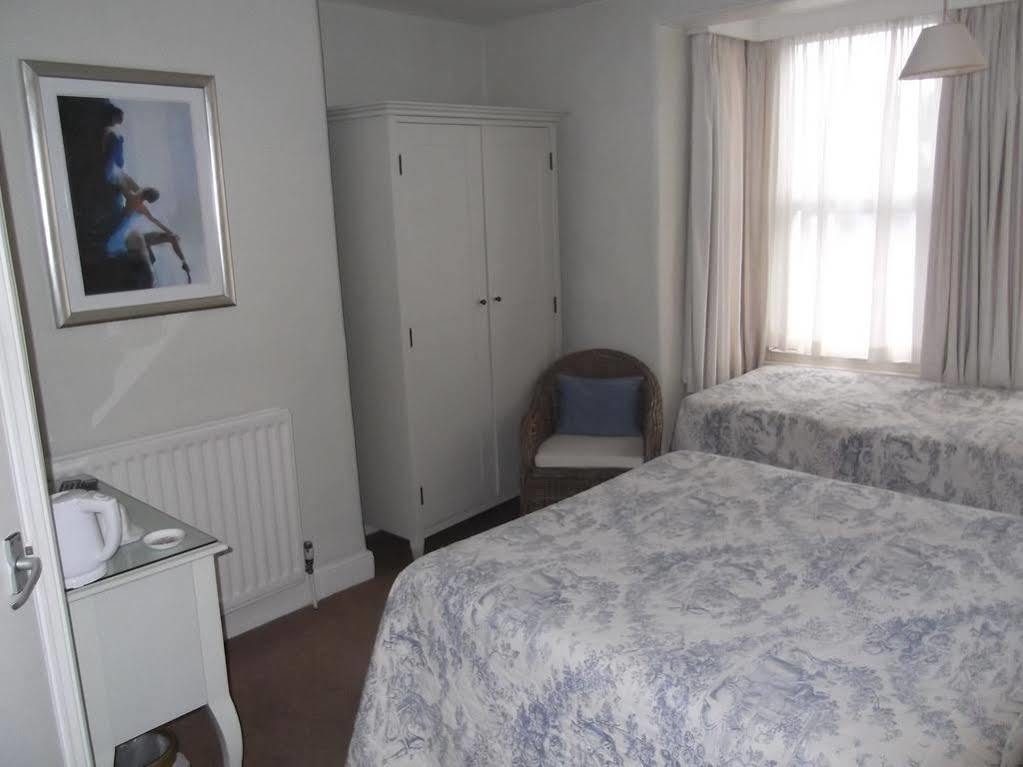 Отель Courtland Стратфорд-апон-Эйвон Экстерьер фото