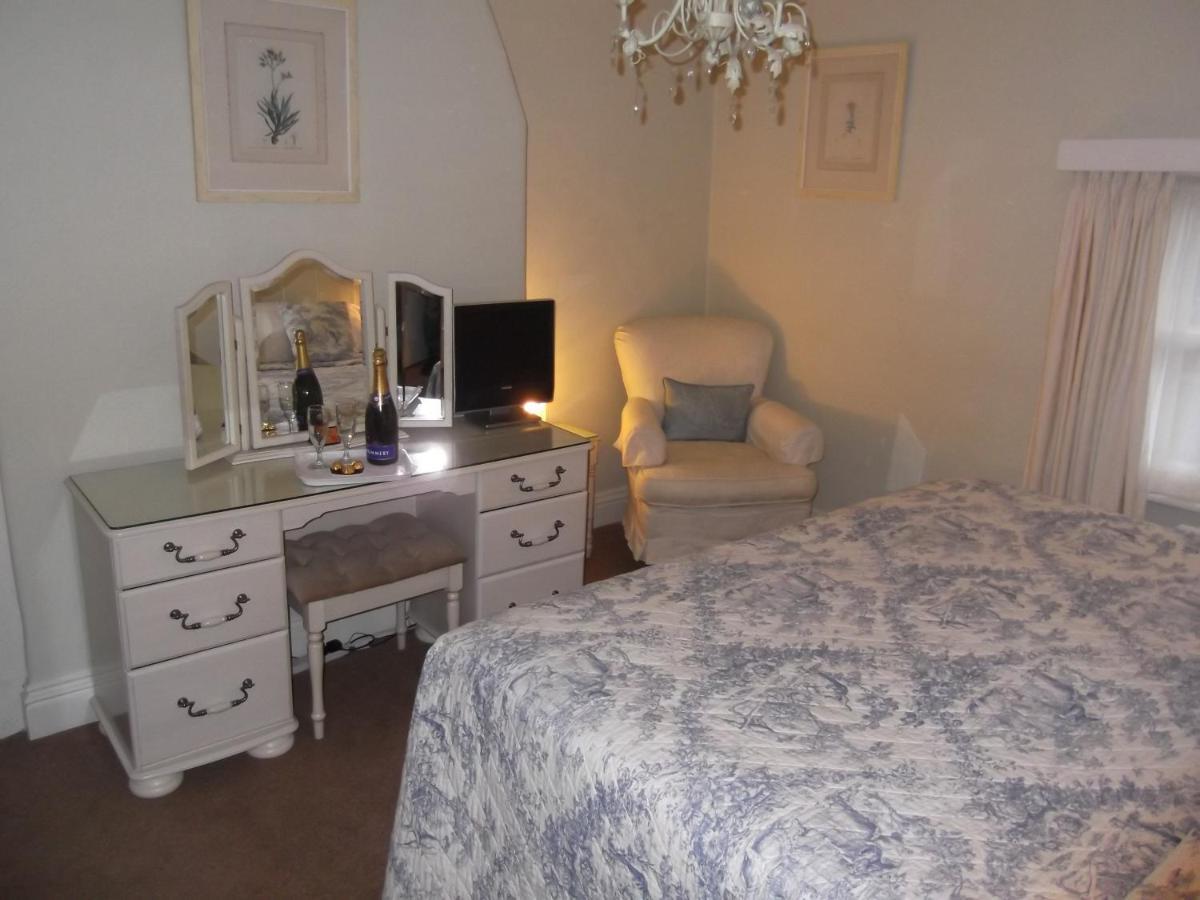 Отель Courtland Стратфорд-апон-Эйвон Номер фото